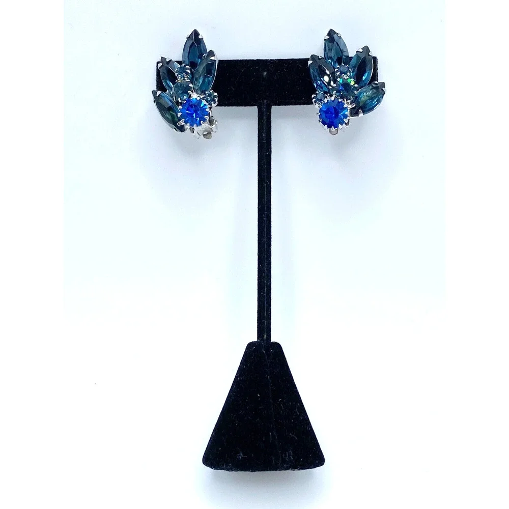 Vintage Weiss Shades of Blue Rhinestone Clip On Earrings Silver Tone Estate Glam - Picture 4 of 9